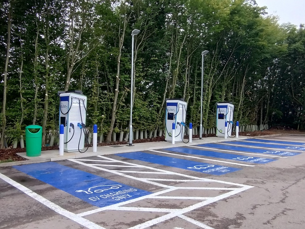 Bp Pulse Opens Kw Ultra Rapid Charging Hub Near Stansted Airport