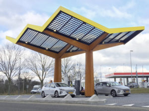 Fastned's first 350kW station is located on the A8 highway near Amsterdam.