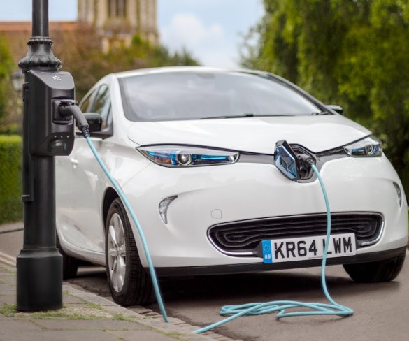 Charging from lampposts 46% cheaper than on-the-road rapid charge points