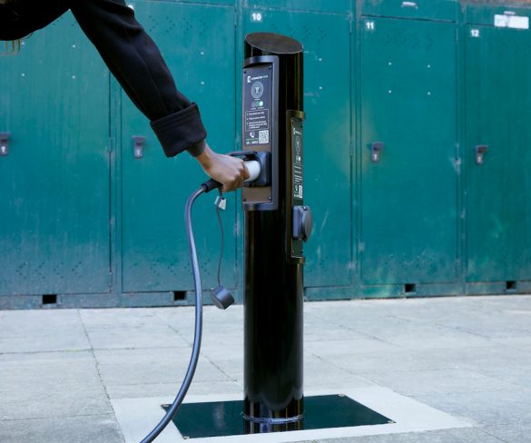 Connected Kerb to instal 190,000 on-street chargers by 2030