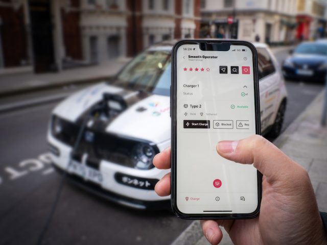 EV drivers using public chargers overnight save up to £260 a year - Vimarsana News